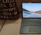 微軟正在為這個假期開發(fā)一款中檔Surface筆記本電腦