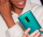 OnePlus將不得不用故障屏幕替換OnePlus8Pro