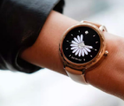 KateSpadeScallop2WearOS手表現(xiàn)在具有心率傳感器內(nèi)置GPS