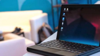 聯想ThinkPadX1Fold可折疊筆記本電腦具有可折疊的OLED觸摸屏