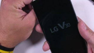 LGV30在殘酷的耐用性測試中被刮擦燒毀和彎曲