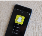 Snapchat承諾為挑戰(zhàn)視頻的人提供獎(jiǎng)金因?yàn)樗噲D讓創(chuàng)作者遠(yuǎn)離TikTok