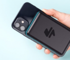Jetpack是一款針對(duì)iPhone13進(jìn)行了優(yōu)化的新型磁性移動(dòng)電源