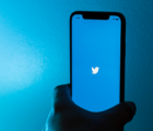 您現(xiàn)在可以在TwitterDM中搜索關(guān)鍵字