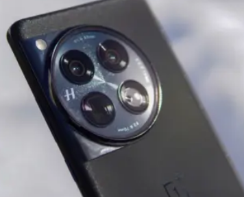 OnePlus12通過(guò)新的更新改進(jìn)了相機(jī)