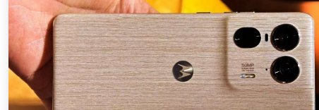 Edge 50 Ultra 的這款變體的官方名稱為Nordic Wood